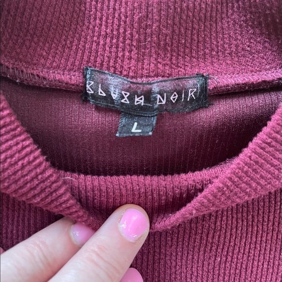 Blush Noir Wine Sweater w/Cutout Sides Sz. L - Picture 2 of 2